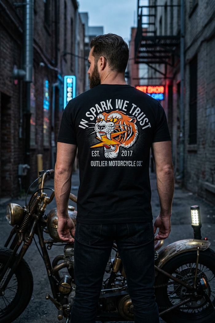 Camiseta In Spark We Trust — foto 2